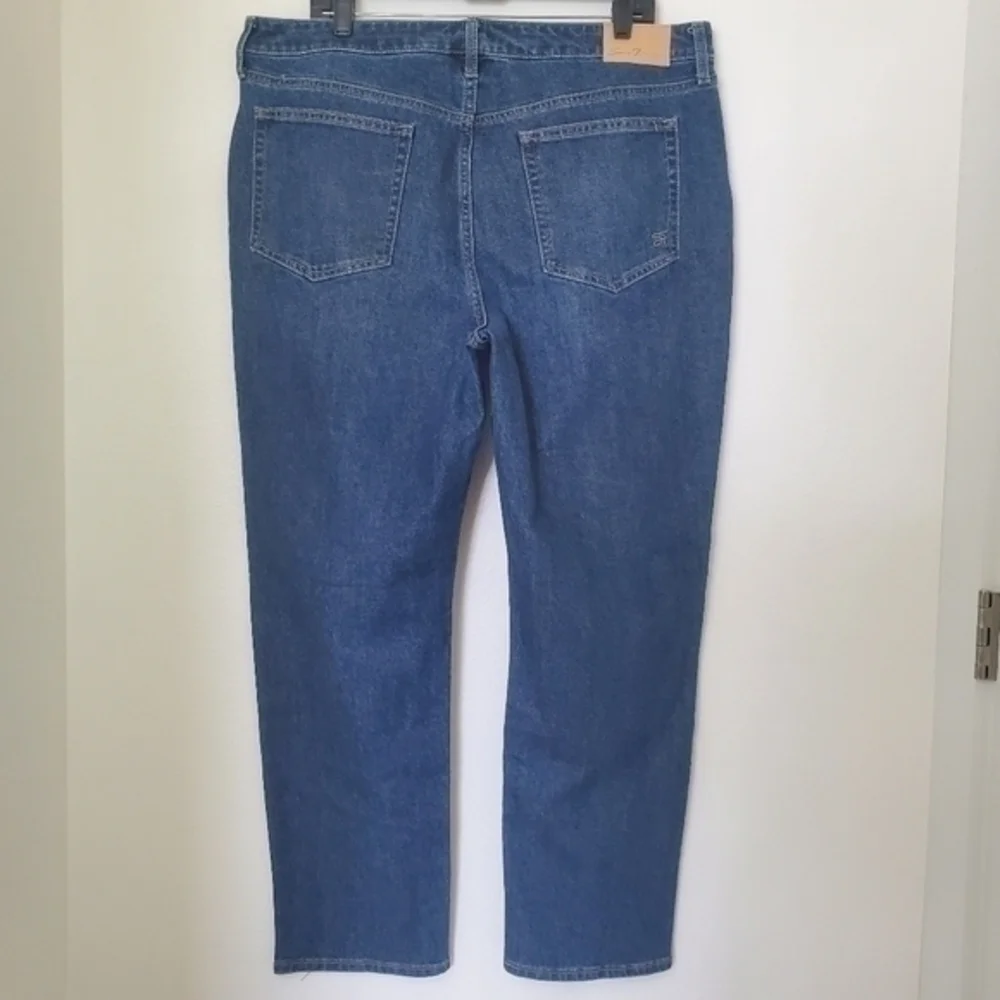 Seven7 Women's Slim Straight Leg Denim Jeans‎